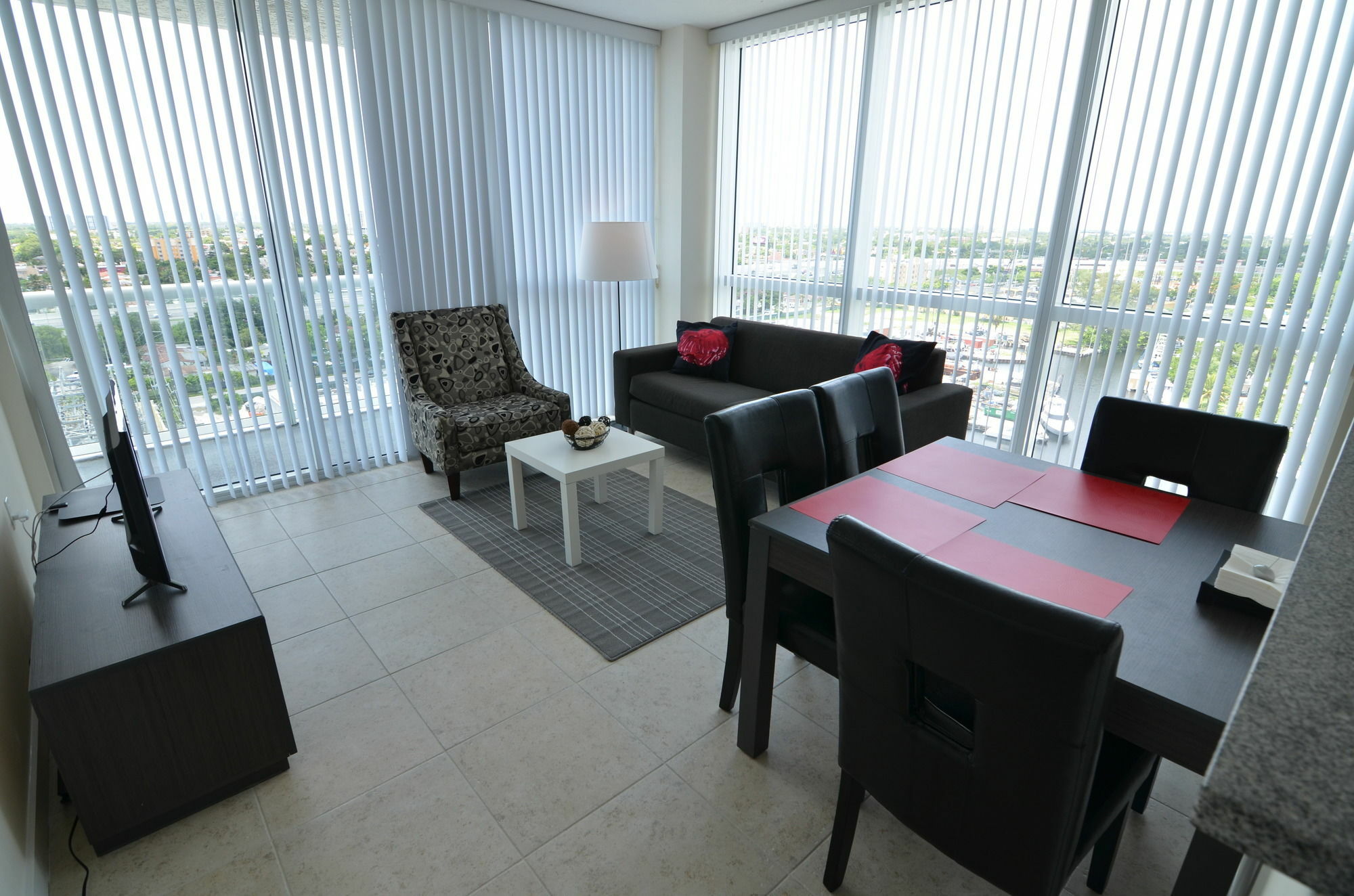מיאמי Riviera Luxury Living At River Oaks Marina And Tower מראה חיצוני תמונה
